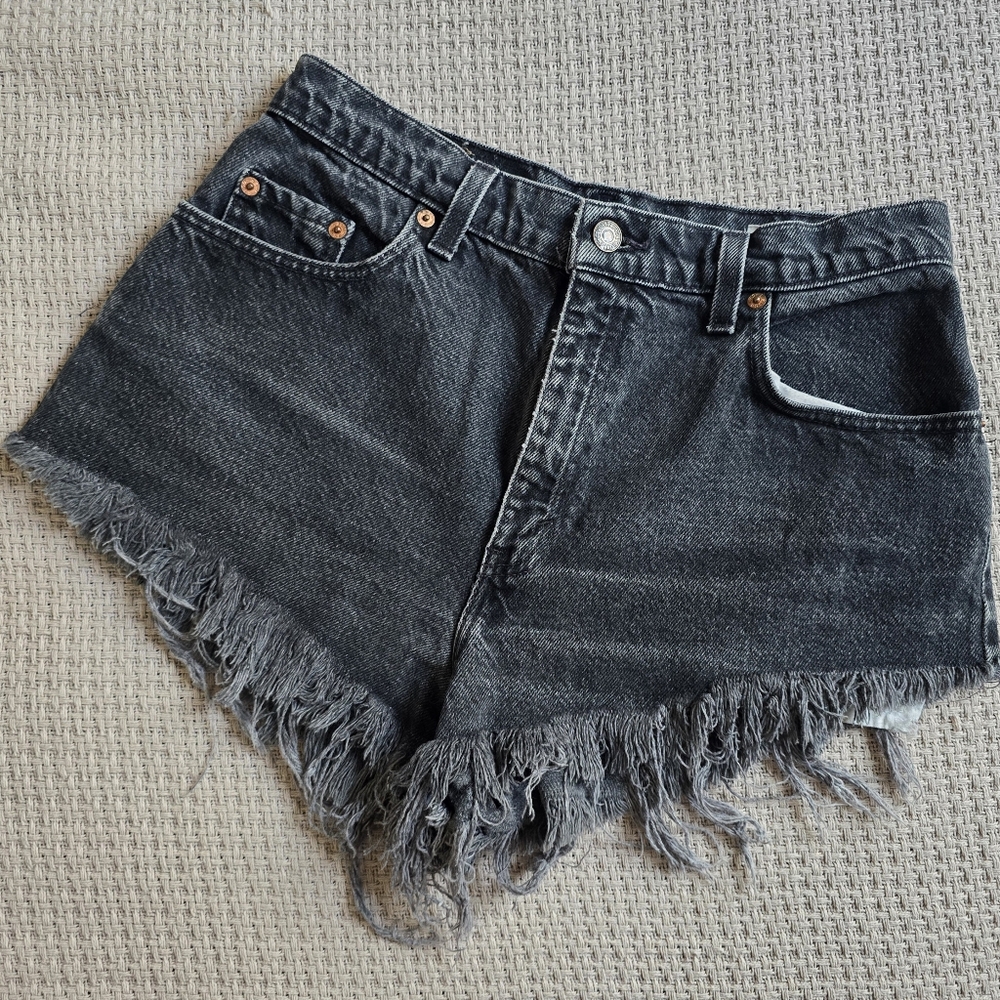 VINTAGE LEVI DENIM CUT OFF REWORKED SHORTS